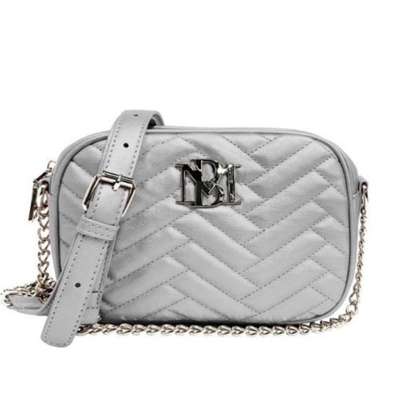 Badgley Mischka Silver Quilted Travel Bag - Picture 1 of 3